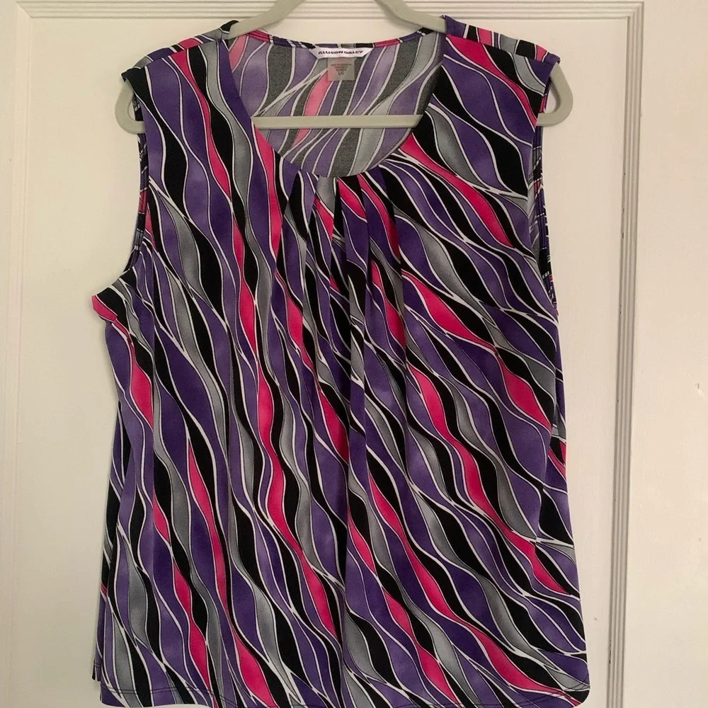 Allison Daley Sleeveless Top - Size L